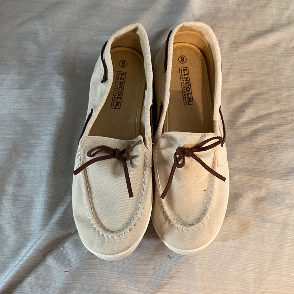 Lincoln outfitters slip on loafers